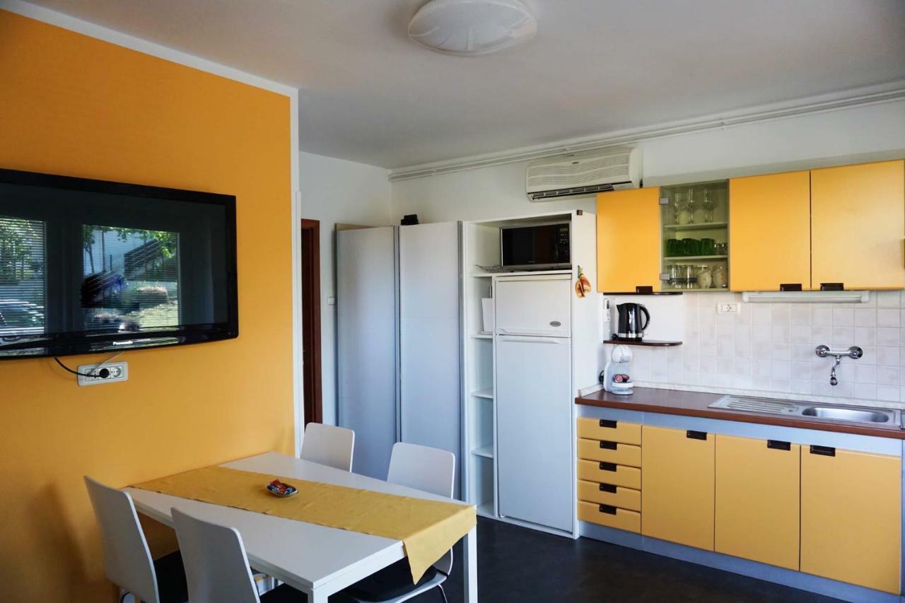 Apartamento Apartmaji Ela 1 Izola Exterior foto